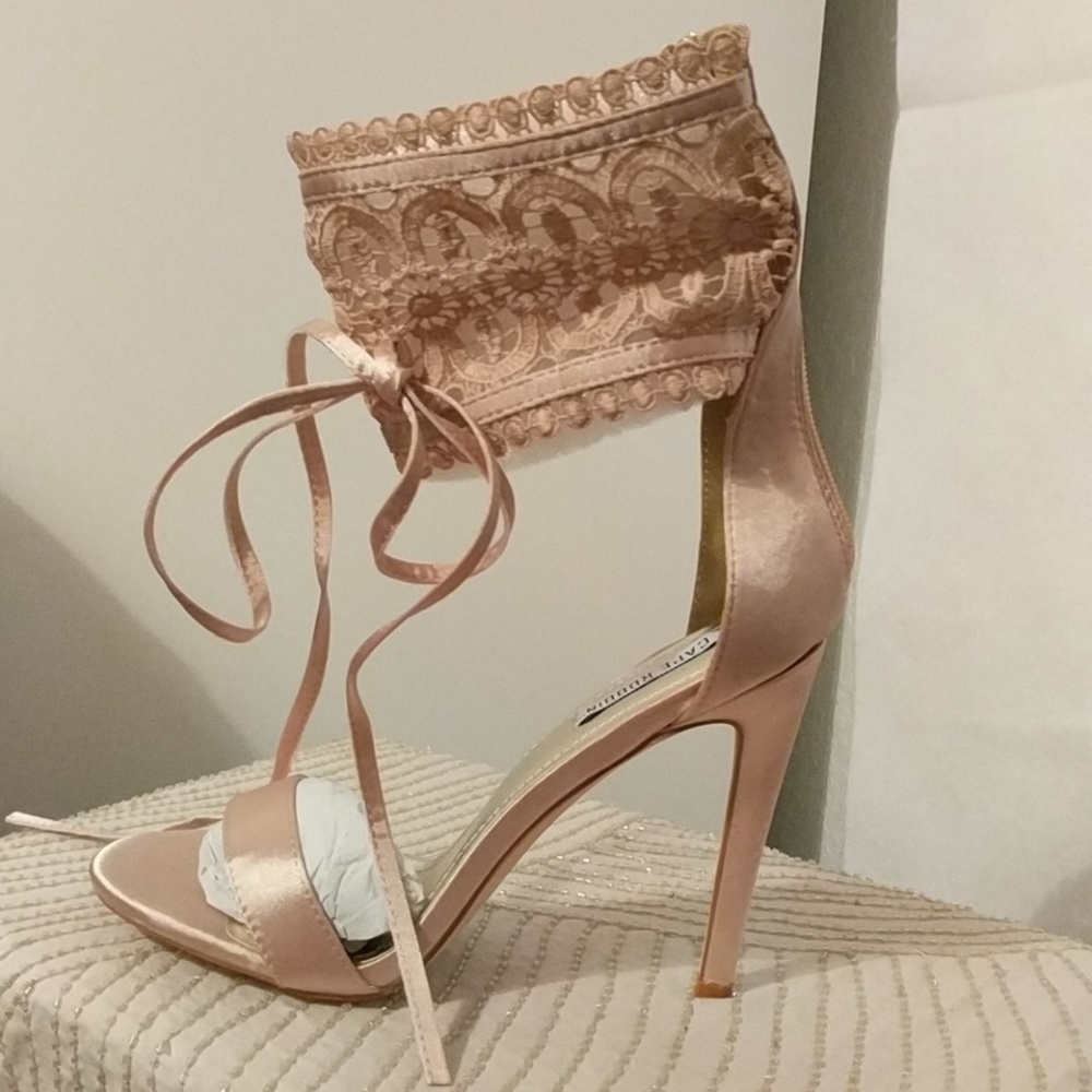 Cape Robbin Suzzy-88 Satin & Lace Heels